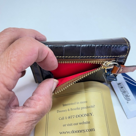 🍓🍓sold🍓🍓Dooney & Bourne Landon Trifold Wallet In Espresso W/Tags, Warranty - Picture 6 of 12